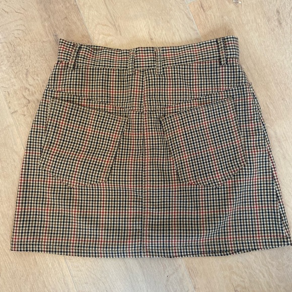 BRANDY MELVILLE PLAID MINI SKIRT - Picture 2 of 4